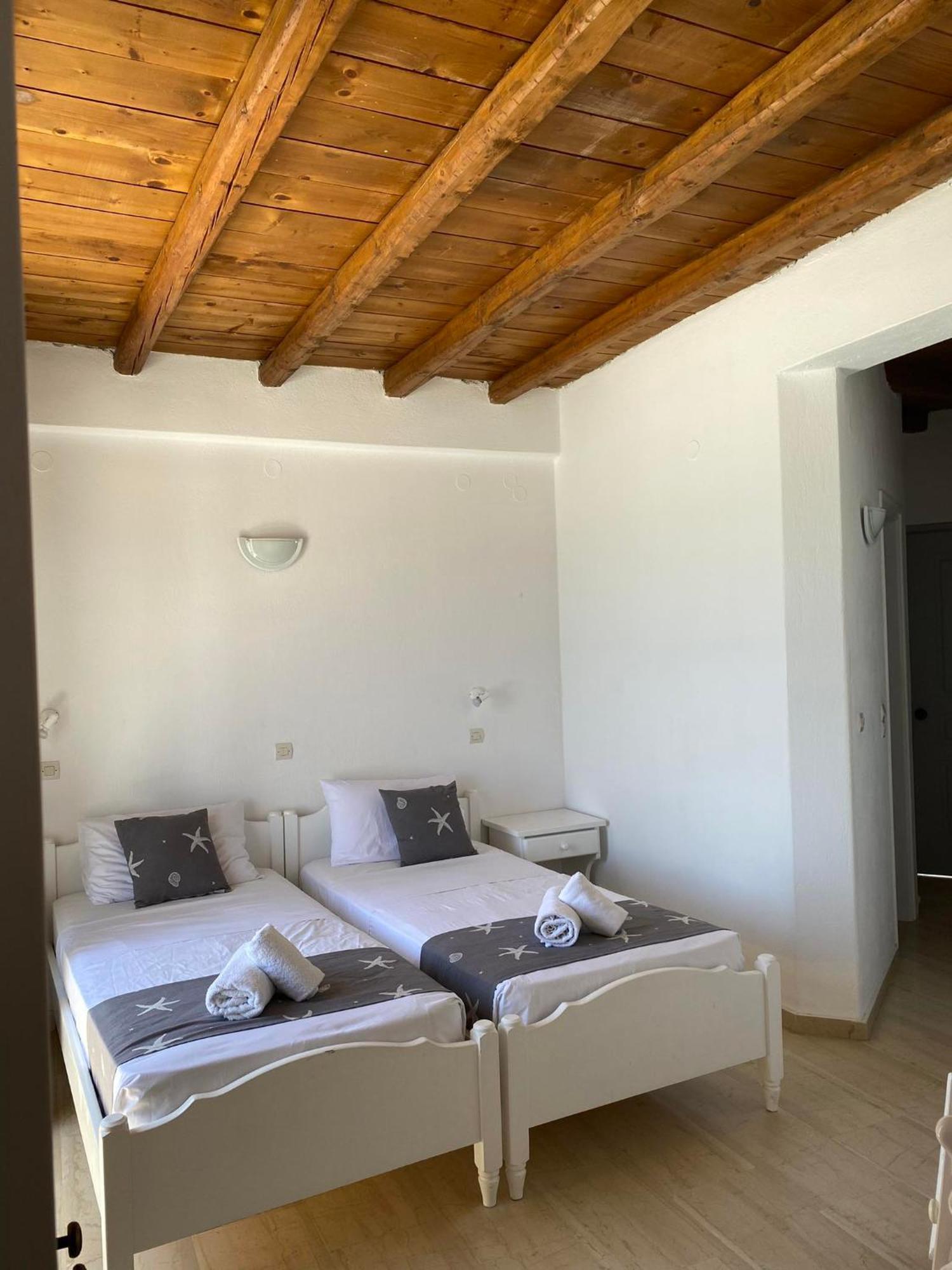 לוגאראס Fisilanis Beachfront Hotel מראה חיצוני תמונה